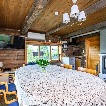 Сasa de vacaciones Log House With A Sauna And Hot Tub In Atla! *
