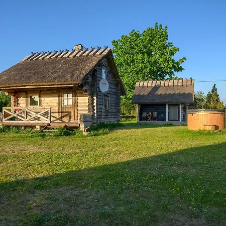 Сasa de vacaciones Log House With A Sauna And Hot Tub In Atla! Atla