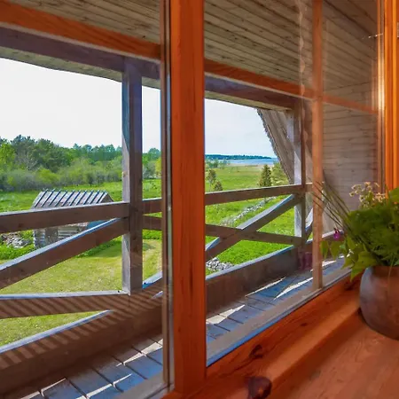 Log House With A Sauna And Hot Tub In Atla! Сasa de vacaciones
