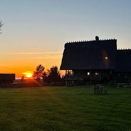 Сasa de vacaciones Log House With A Sauna And Hot Tub In Atla!